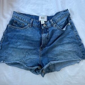 URBAN OUTFITTERS JEAN SHORTS - HIGH WAISTED SIZE 31